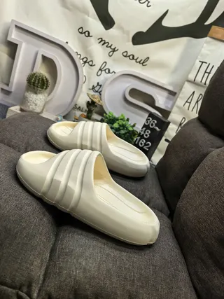 Adidas Yeezy Slide Off-White Slippers