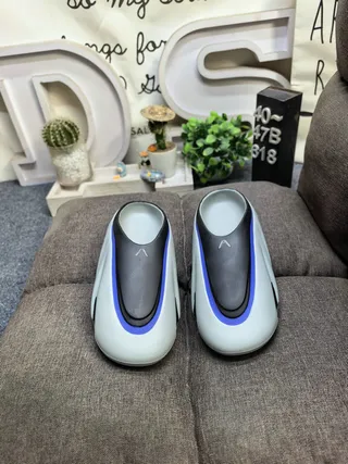 Light Gray and Blue Sculpted Foam Slip-On Slippers