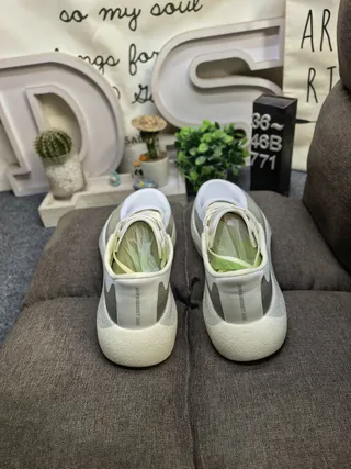 Adidas White Green Sculpted Midsole Engineered Mesh Upper Running Shoes