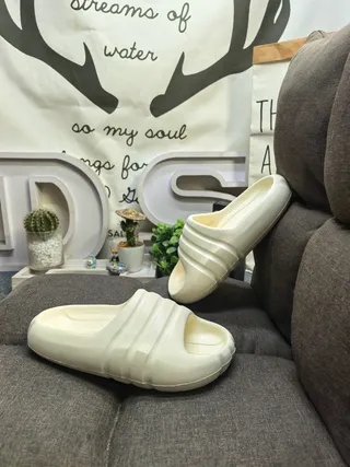 Adidas Yeezy Slide Off-White Slippers
