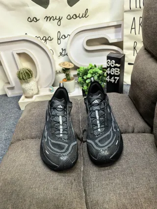 Salomon Gray Beige Mesh And Synthetic Overlay Upper Asymmetric Lacing System Running Shoes