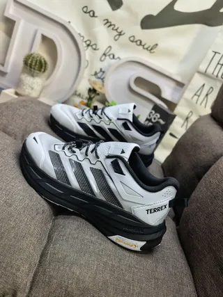Adidas White Black Low-Top Mesh-and-Synthetic Upper Running Shoes