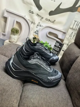 Salomon XT-6 Black Gray Chunky Trail Silhouette Mesh And Synthetic Overlay Upper Running Shoes