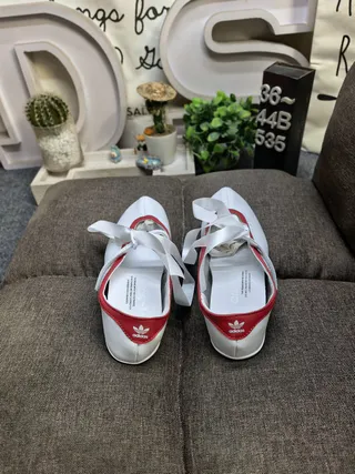 White Red Leather-Like Upper Contrast Piping Mary Jane Shoes