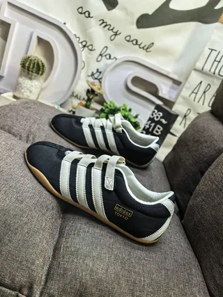 Adidas Spezial Black Beige Laceless Strap Closure Three Parallel Stripes Lifestyle Sneakers