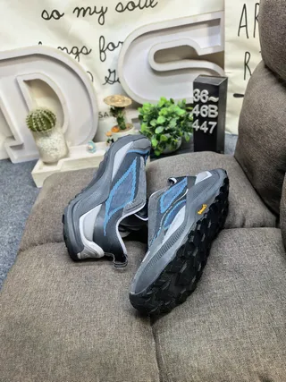 Salomon Gray Beige Mesh And Synthetic Overlay Upper Asymmetric Lacing System Running Shoes