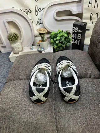 Adidas Spezial Black Beige Laceless Strap Closure Three Parallel Stripes Lifestyle Sneakers