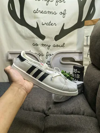 Adidas White Black Laceless Toggle Closure Leather Upper Lifestyle Sneakers