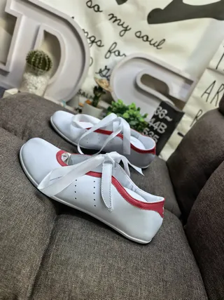 White Red Leather-Like Upper Contrast Piping Mary Jane Shoes