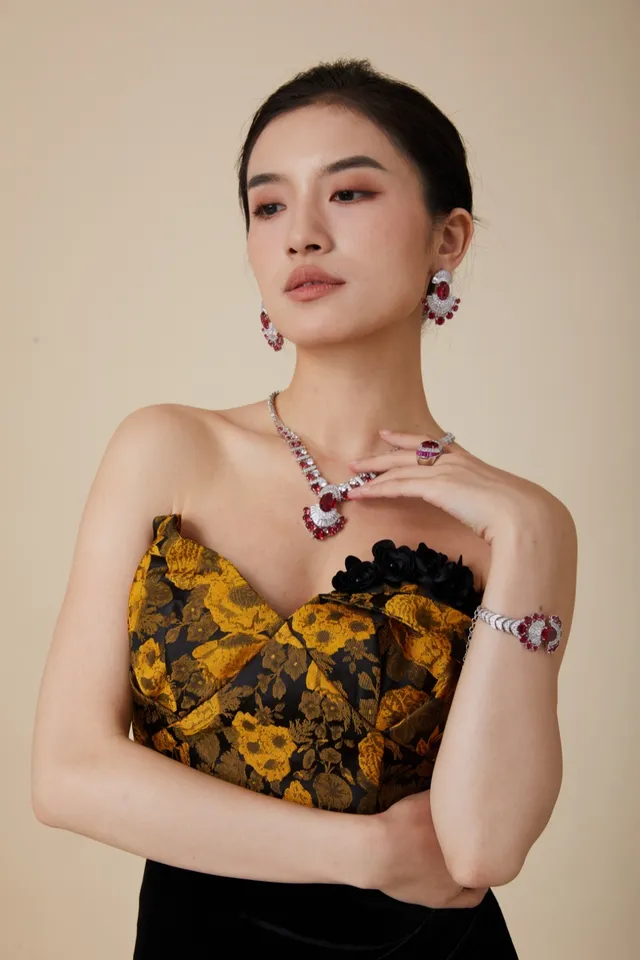 Black Gold Strapless Floral Jacquard Vest Top