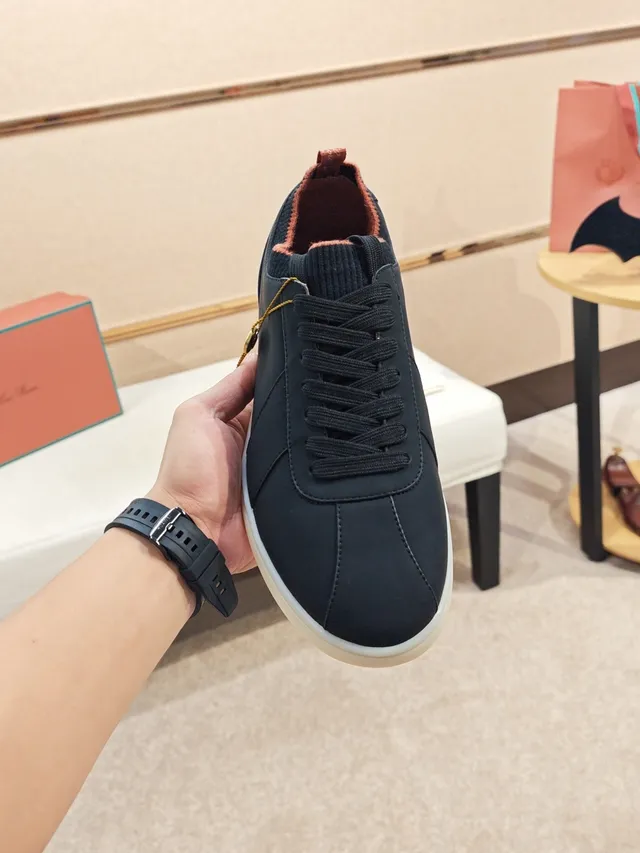 Navy Beige Low-Top Lace-Up Sneakers