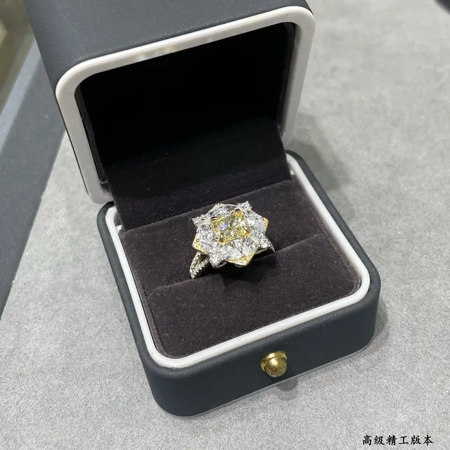 Floral Starburst Yellow and Clear Gemstone Dual-Tone Ring
