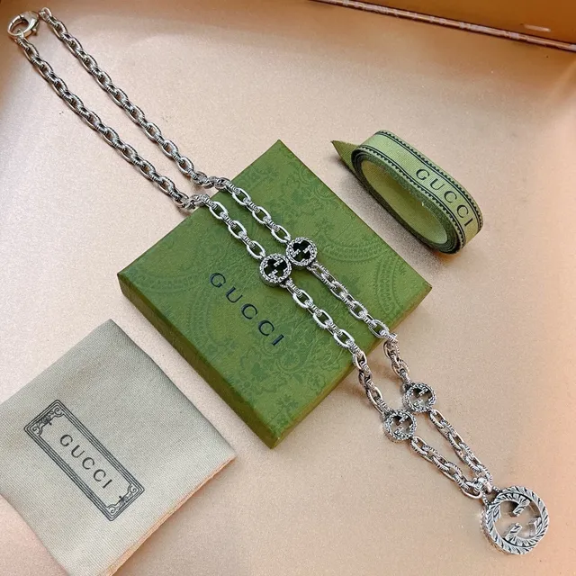 Gucci Interlocking G Ornate Twisted-Link Necklace