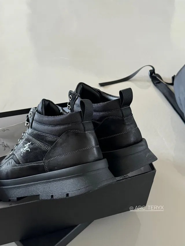 Arc'teryx Black Beige Insulated Shearling-Lined Mixed-Material Upper Ankle Boots