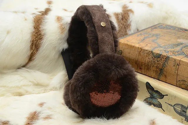 UGG Classic Black Beige Fur-Lined Shearling Interior Beanie