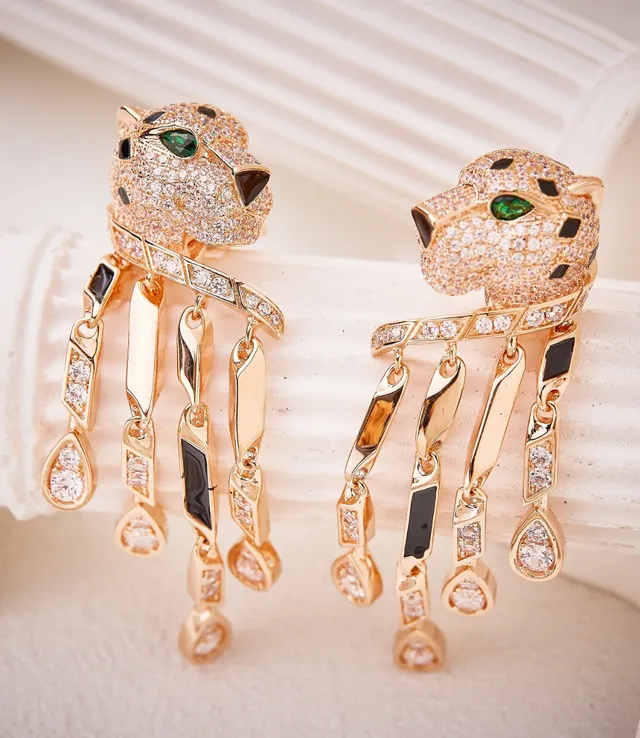 Cartier Panthère Chandelier Gold Green Panther Head Motif Pavé-Set Diamonds Earrings