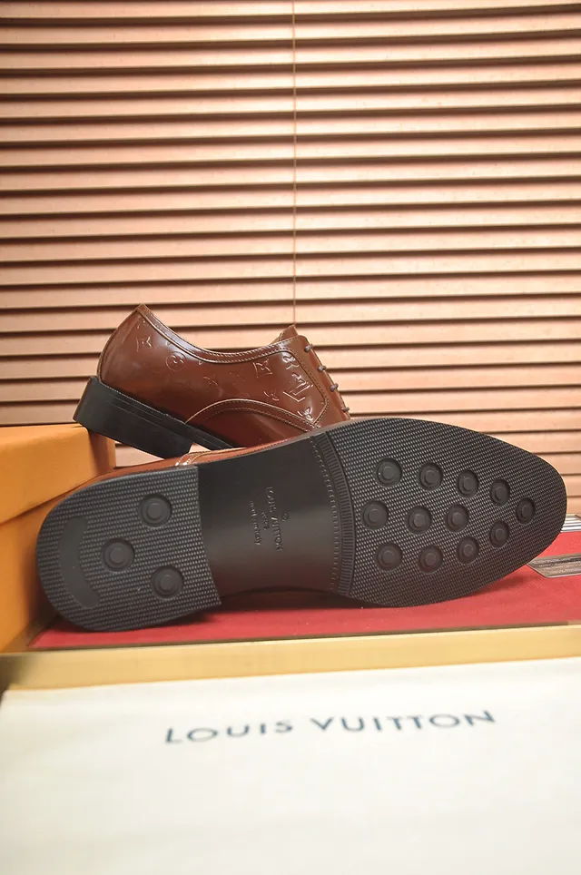 Brown Polished Cap Toe Oxford Shoes