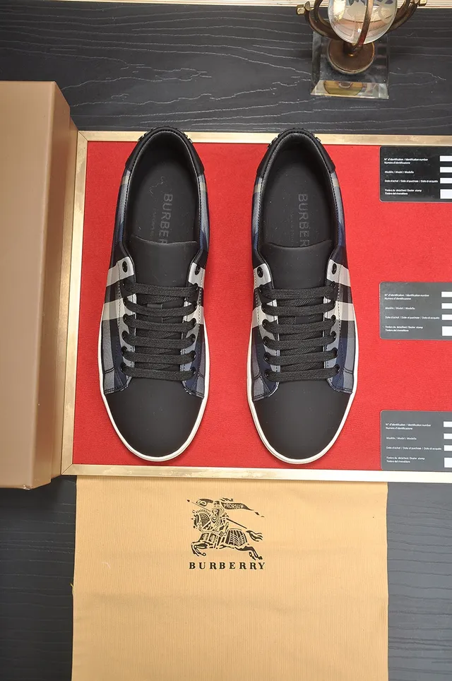 Burberry Check Pattern Low-Top Rubber Sole Sneaker