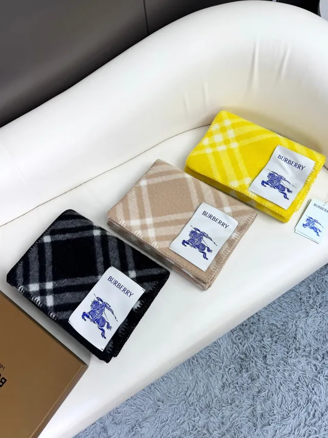 Burberry Beige and Off-White Check Cashmere Scarf