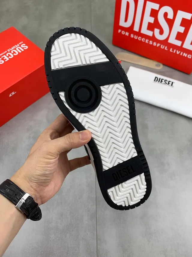 Diesel Black White Contrast Perforated Toe Cap Lifestyle Sneakers