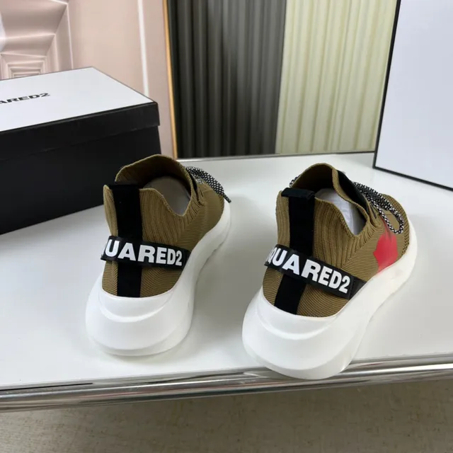 Dsquared2 Beige Red Knit Sock-Fit Upper Maple Leaf Graphic Lifestyle Sneakers