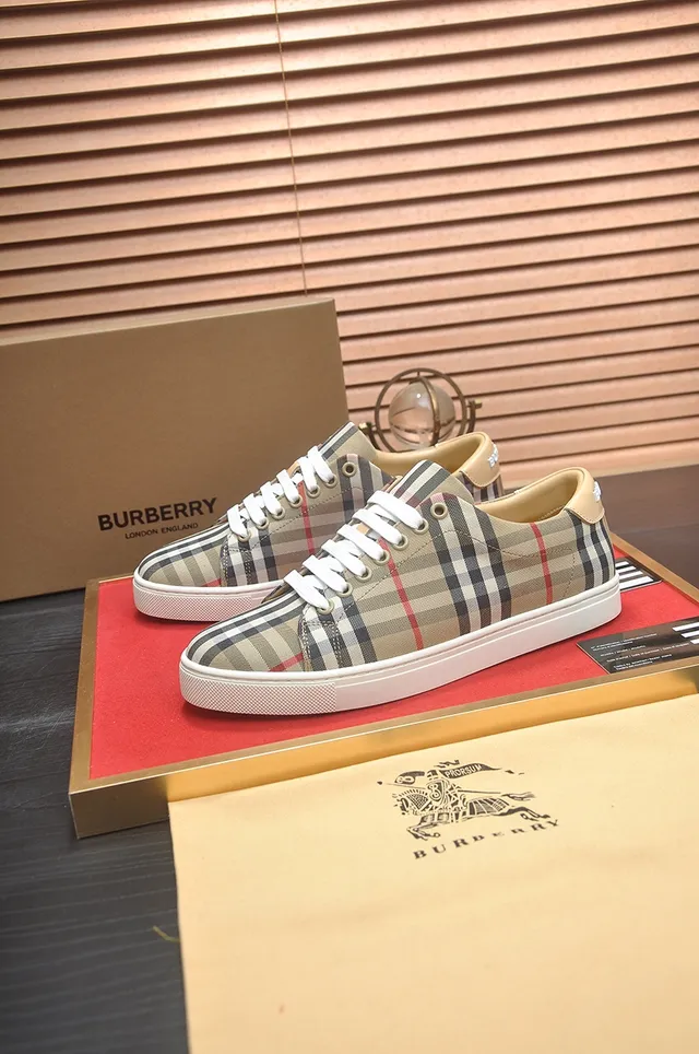 Burberry House Check Beige Low-Top Lifestyle Sneakers
