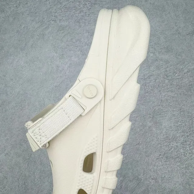 Crocs Echo Clog Off-White Molded Foam Clog