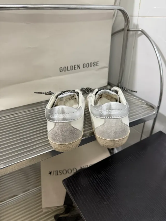 Golden Goose Superstar Off-White Glitter Star Distressed Lifestyle Sneakers