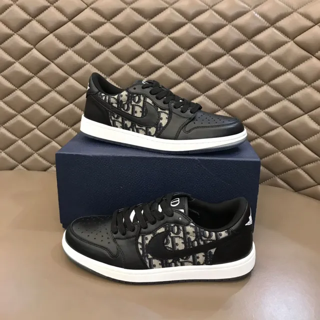 Nike Black Beige Low-Top Monogrammed Side Panel Lifestyle Sneakers