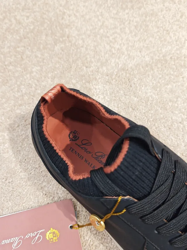 Navy Beige Low-Top Lace-Up Sneakers