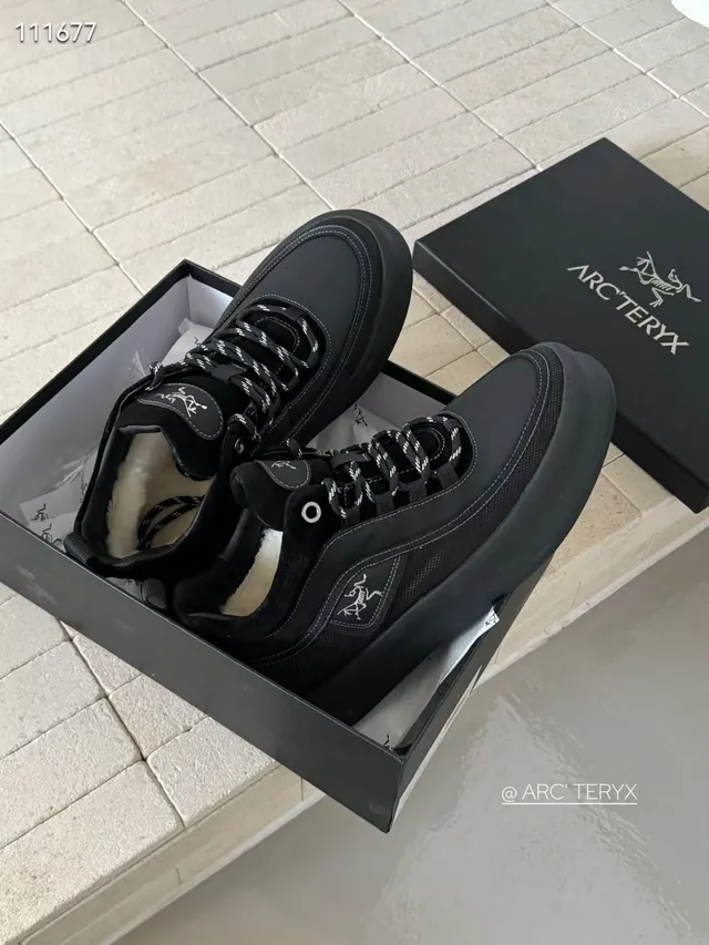 Arc'teryx Black Brown Platform Sole Padded Collar Sneakers