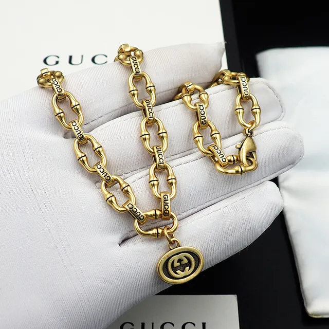 Gucci Bamboo Chain Engraved Double G Pendant Necklace