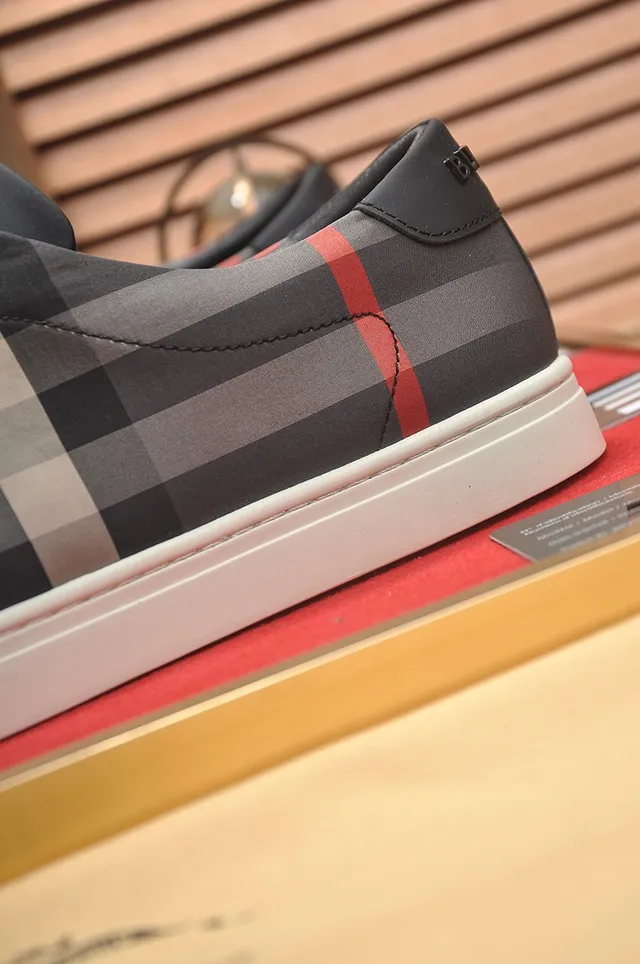 Burberry Gray White Check-Pattern Side Panel Smooth Toe Cap Lifestyle Sneakers