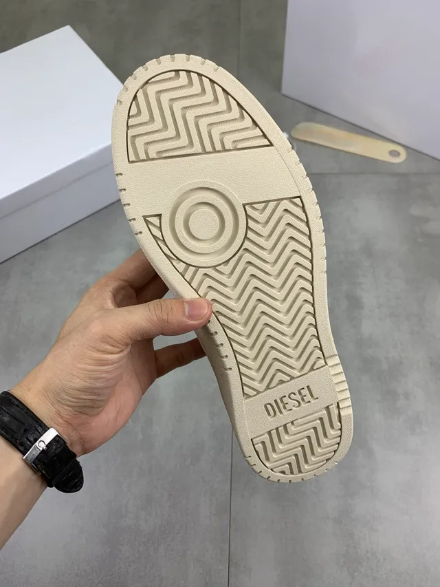 Diesel White Beige Leather Upper Perforated Toe Cap Lifestyle Sneakers