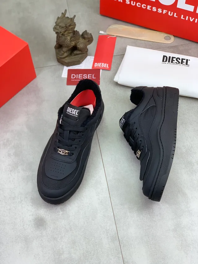 Diesel All-Black Padded Collar Lifestyle Sneakers