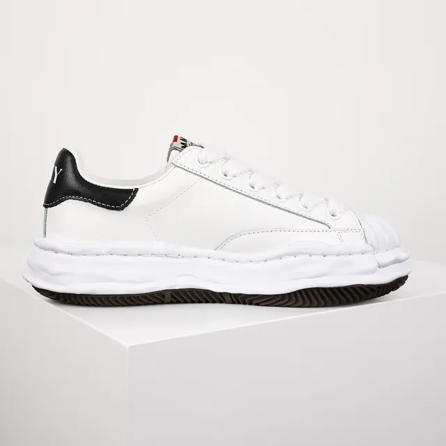MMY Blakey White and Black Lifestyle Sneakers