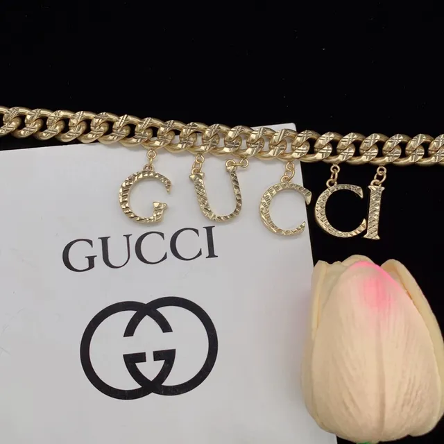 Gucci Gold Chunky Curb-Link Chain Embossed Links Fashion Belt Bag