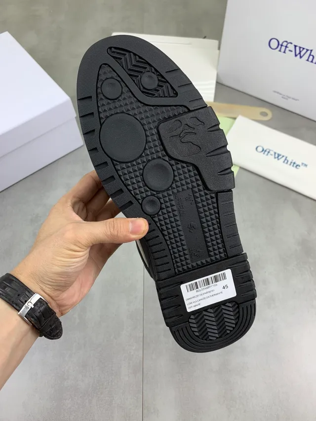 Off-White The Ten Black and White Arrow Lifestyle Sneakers