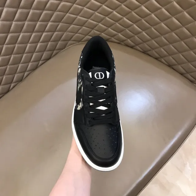 Nike Black Beige Low-Top Monogrammed Side Panel Lifestyle Sneakers