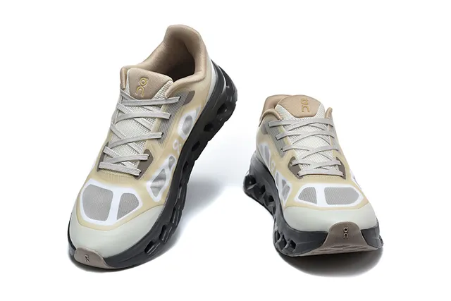 On Black White Engineered Mesh Upper Open Hexagonal CloudTec Pods Running Shoes