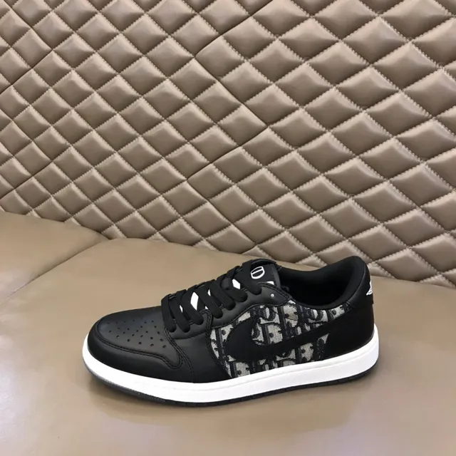 Nike Black Beige Low-Top Monogrammed Side Panel Lifestyle Sneakers
