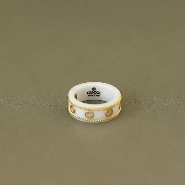 Gucci Black Gold Ceramic Interlocking G Logo Ring