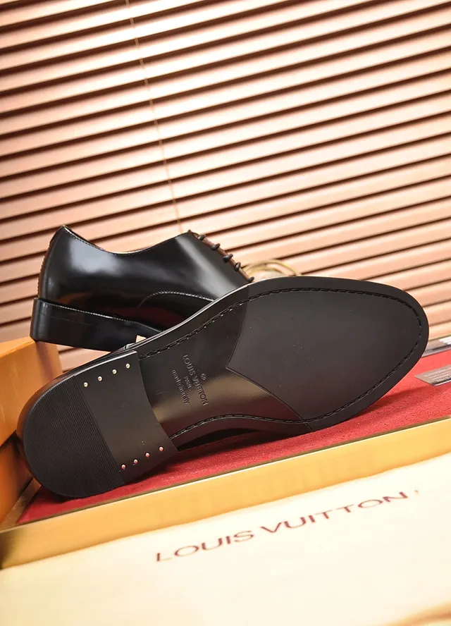 Louis Vuitton Black Polished Leather Cap-Toe Brogue