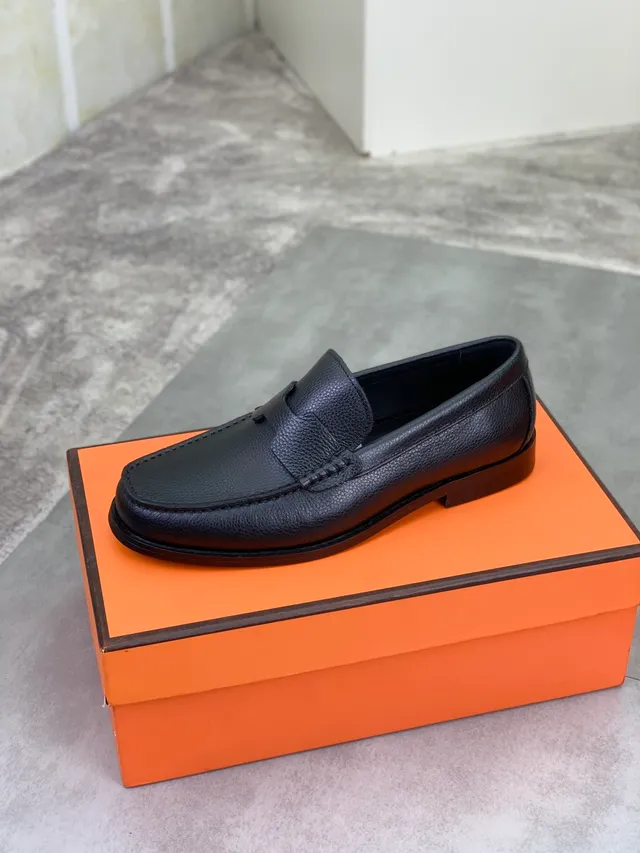 Hermès Oran Black Pebbled Leather H-Strap Loafer