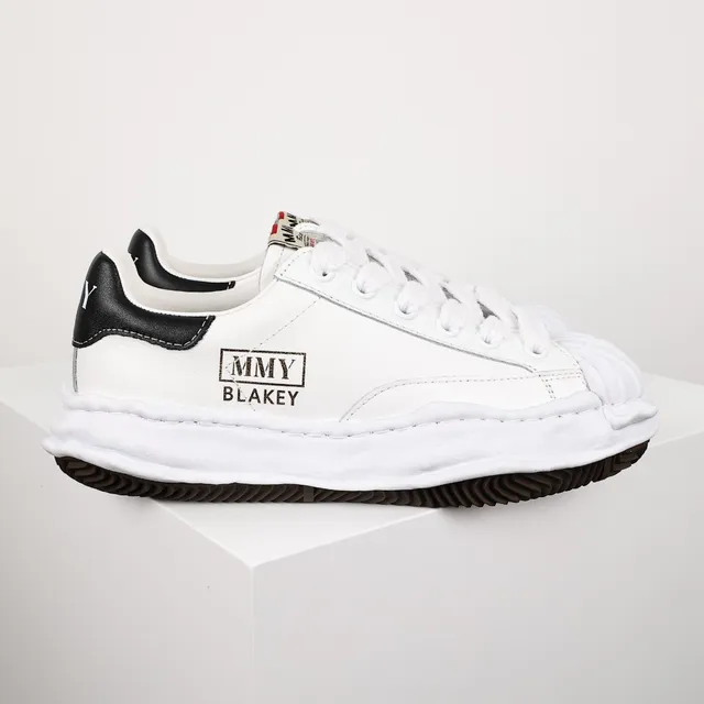 MMY Blakey White and Black Lifestyle Sneakers