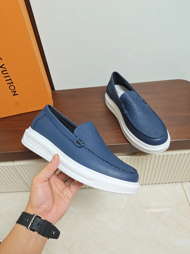 Louis Vuitton Run Away Navy Blue Pebbled Leather Platform Loafers