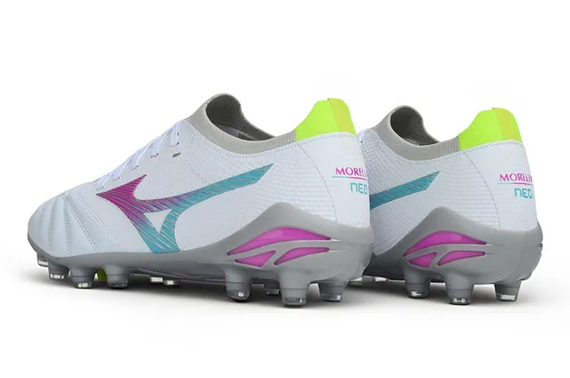 Mizuno White Gray Low-Cut Knit-Synthetic Upper Wave-Patterned Side Logo Firm-Ground Soccer Shoes