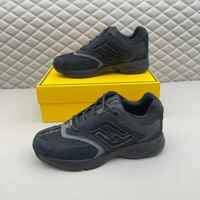 New Balance Black Gray Chunky Sculpted Midsole Mixed Suede And Mesh Upper Lifestyle Sneakers