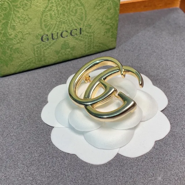 Gucci Double G Gold-Tone Interlocking Logo Brooch