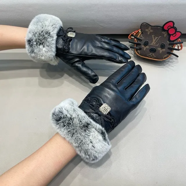 Gucci Black Gray Faux Fur Cuff Leather Gloves